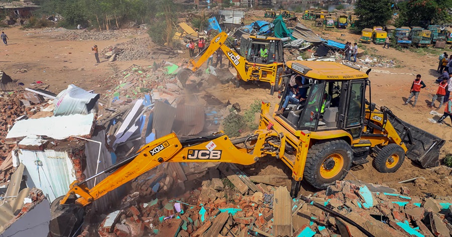 Ahmedabad’s Chandola Lake Bulldozer Action Mini Bangladesh